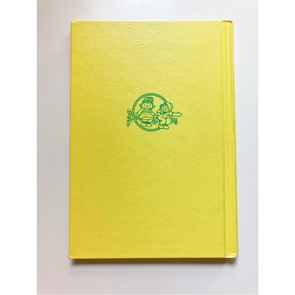 Raggedy Ann and Andy Vintage Cookie Cutters and Book Bundle 1970s Grandma Gift - Picture 5 of 9